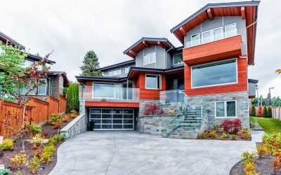 Hold gamle hjem og garasjer oppdatert med oppgraderinger av elektriske paneler og utskifting av garasjeport