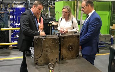 Marshall-Tuflex ønsker MP Sally-Ann Hart velkommen til hovedkvarteret