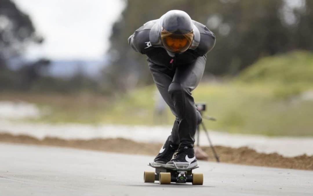 Daredevil-rytteren knuser verdensrekord på elektrisk skateboard