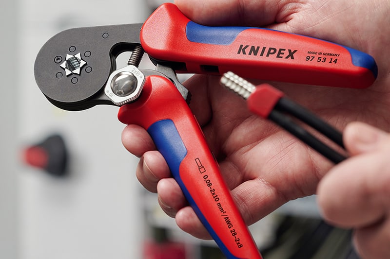 Oppnå raske, trygge og sikre tilkoblinger med KNIPEX sin krympetang for trådhylser